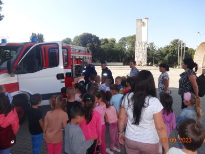 Седмица на Пожарна безопасност  - ДГ с яг. Осми март - Съединение