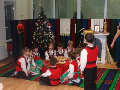 гр."Дъга"- Бъдни вечер - 22.12.2023г. - ДГ с яг. Осми март - Съединение