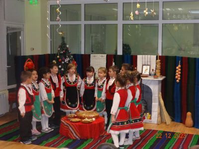 гр."Дъга"- Бъдни вечер - 22.12.2023г. - ДГ с яг. Осми март - Съединение