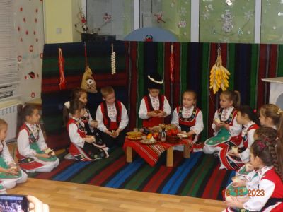 гр."Калинка" -Бъдни вечер - 18.12.2023г. - ДГ с яг. Осми март - Съединение