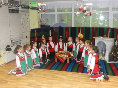 гр."Калинка" -Бъдни вечер - 18.12.2023г. - ДГ с яг. Осми март - Съединение
